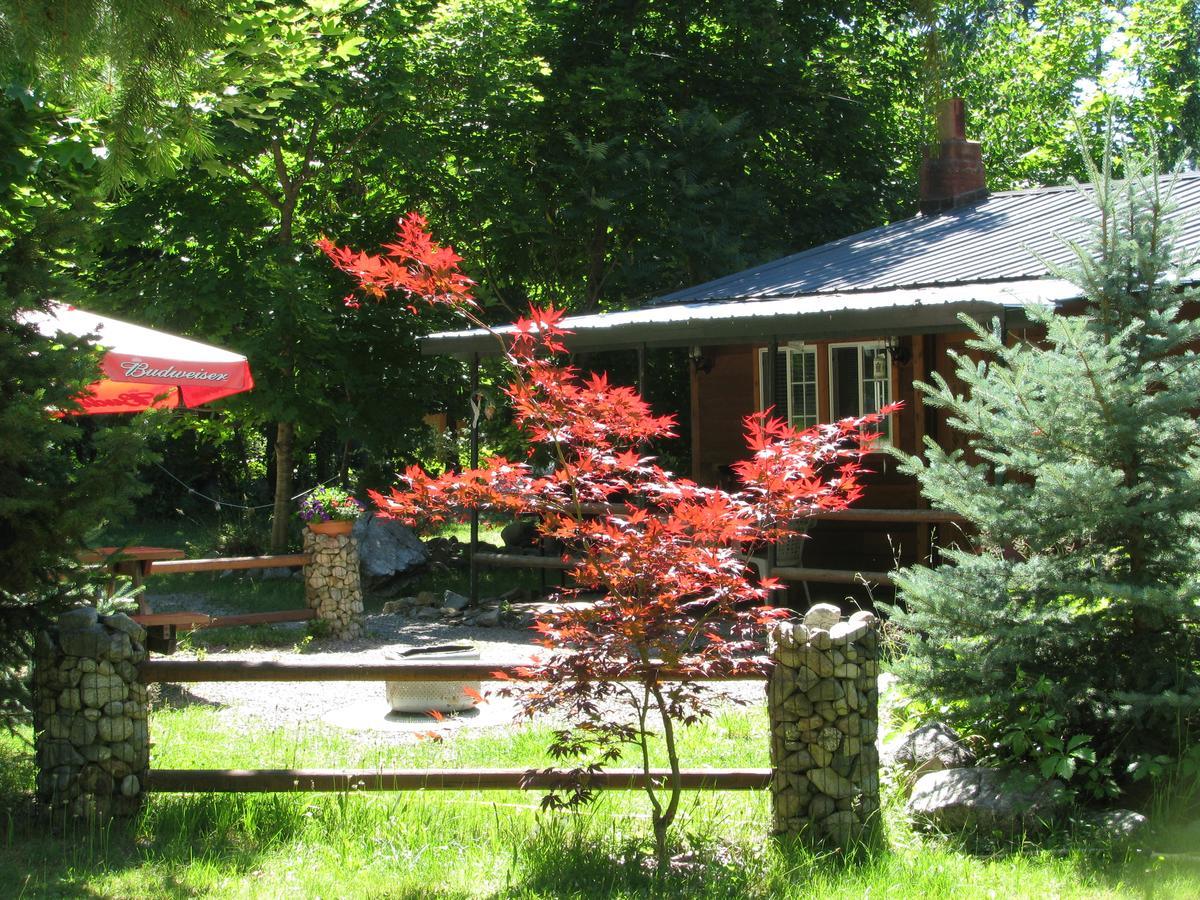 Barefoot And Retreat